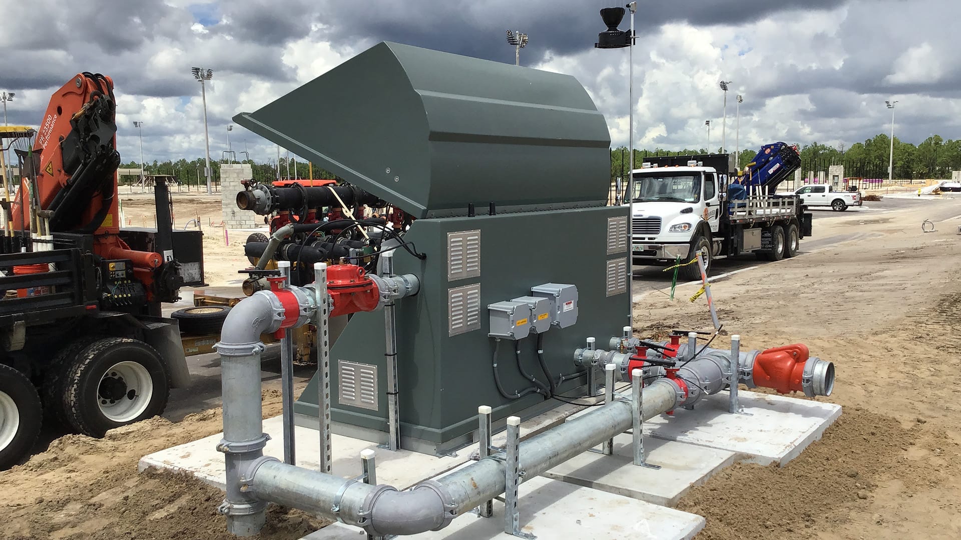 Hoover pump station being installed at the Big Corkscrew project