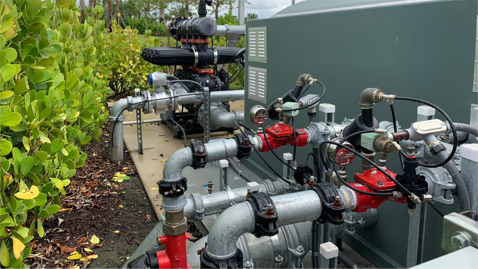 Pipe connectors on a Hoover pump station