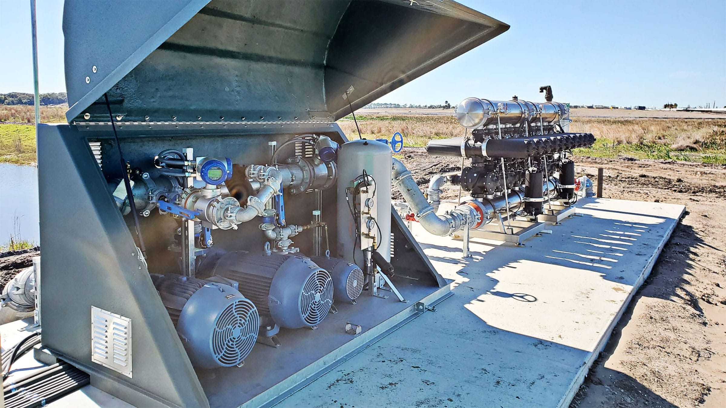 Hoover pump station with the lid open