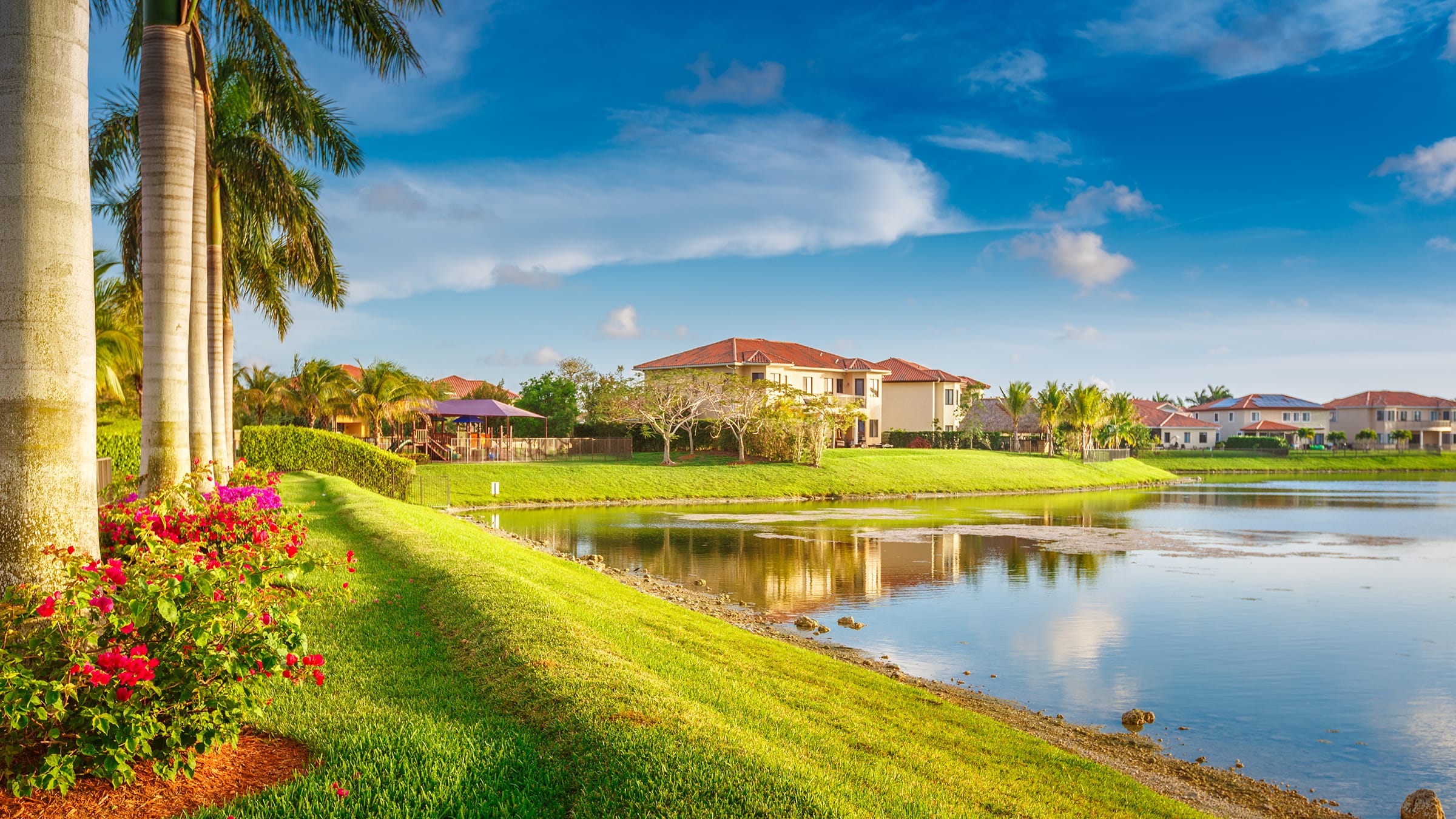 Housing community that is surrounded by water